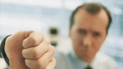 |如果员工主动性很差，作为领导应该怎么做？