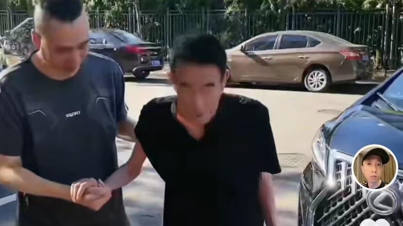 ?90岁杨少华骨瘦如柴，三亚度假！