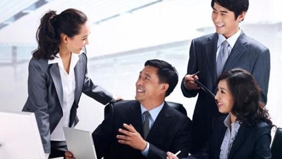 |根据不同的领导有不同的沟通形式