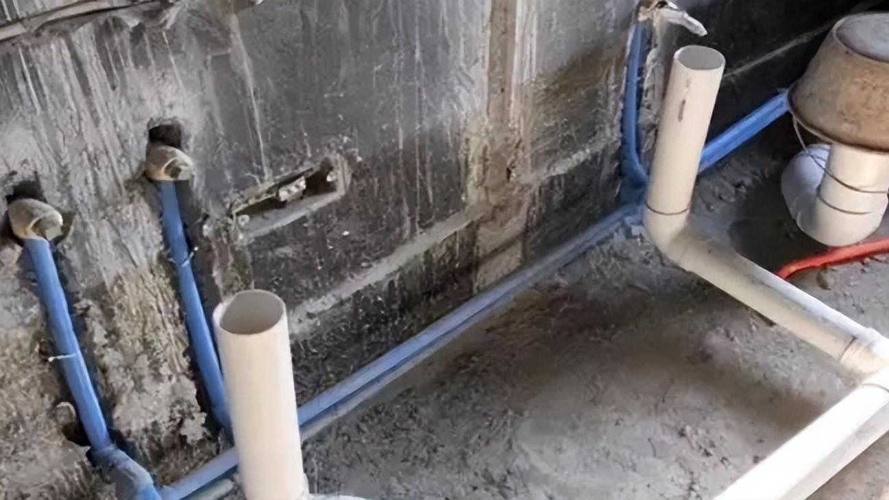 水电验收，业主让电工自己找问题，而电工表示：想扣钱直说