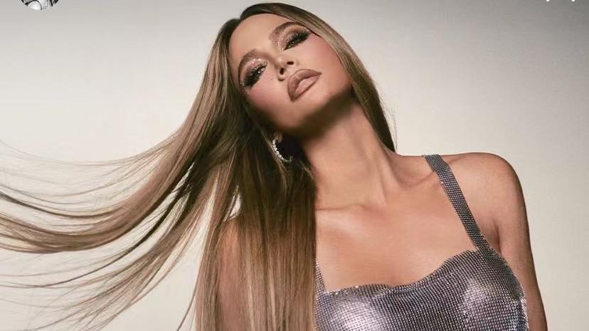 金·卡戴珊|卡戴珊收到玫瑰花，在健身房挥汗如雨，身材升级，很自律情商又高