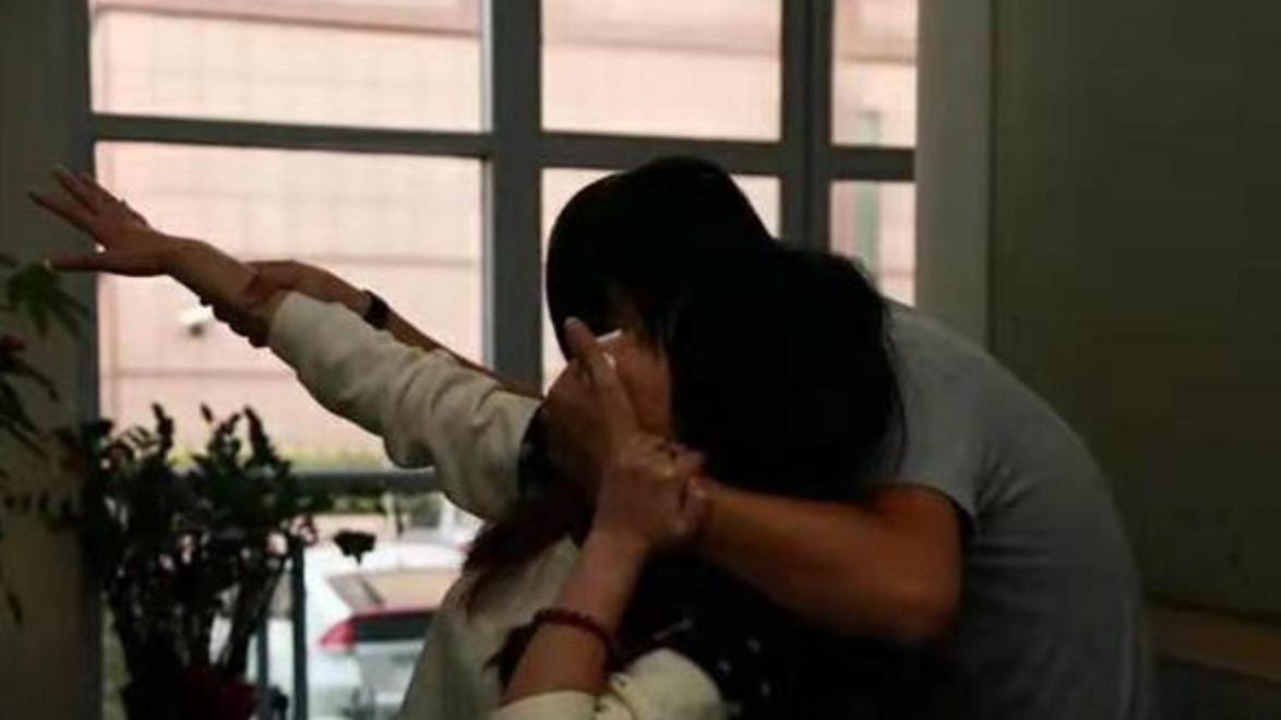 2013年，东阳两姐妹被砌入水泥墩，疑凶是冒充富二代的侄女未婚夫