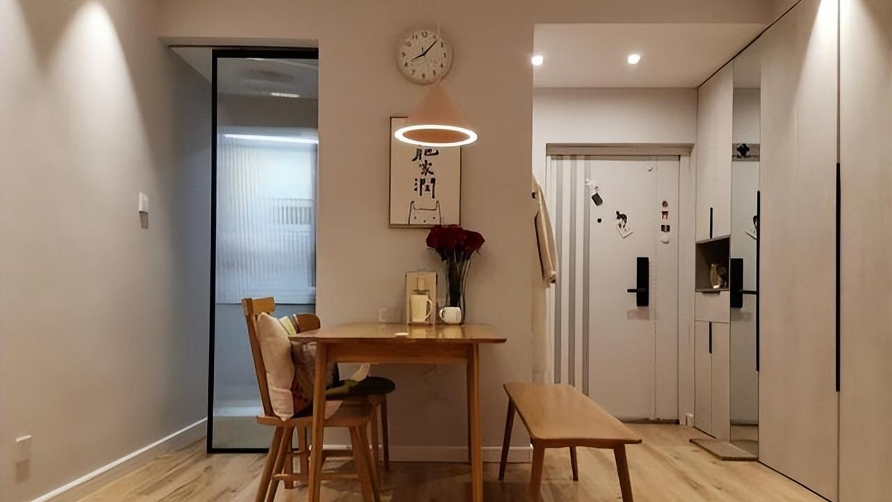 她坚持自律生活10年，一人独居与猫为伴，活出了很多人羡慕的样子