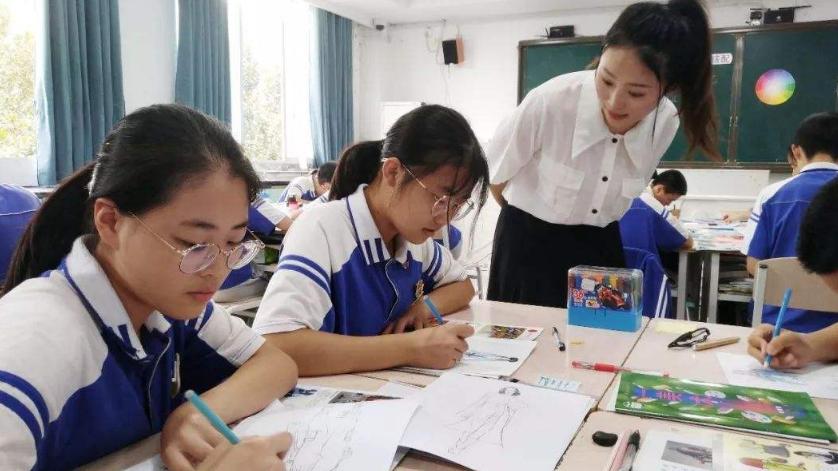 教师|教师薪资“有望上涨”，已有地区率先落实，老师表示早该如此