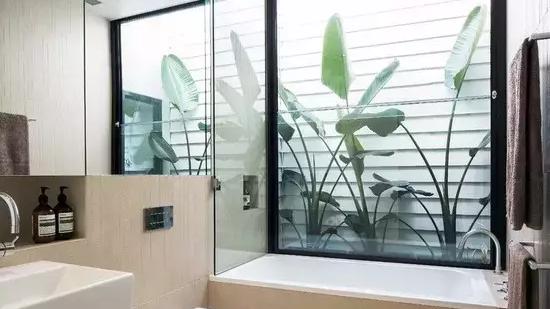 入户门正对卫生间门会“破财”？学会这8点轻松破解！