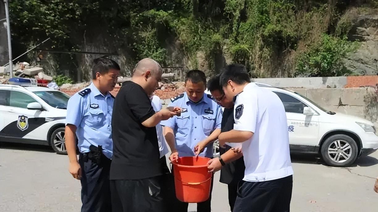 浙江火了！温岭现身一只4眼物种，血液为蓝色，存在恐龙时代之前