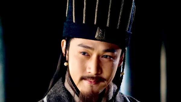 诸葛亮|同样是演诸葛亮，唐国强和陆毅究竟谁能够更胜一筹？