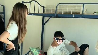 男子因厂里没合适他的女子而罢工，老板：表现好我就给你介绍一个