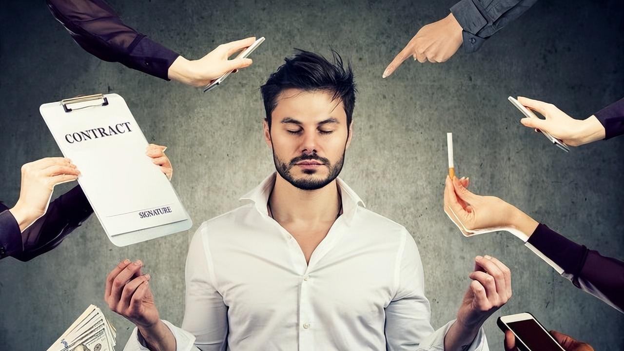 |老东家开价800万收购小白公司，面对诱惑，小白该如何抉择