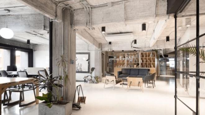 老公为了省钱直接入住毛坯房，朋友参观后都竖起大拇指！