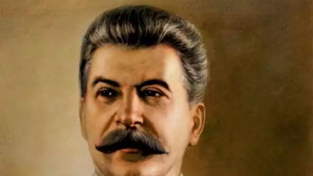 李云龙|《亮剑》中，丁伟的毕业论文为何刚说到关键处，就被人打断了？