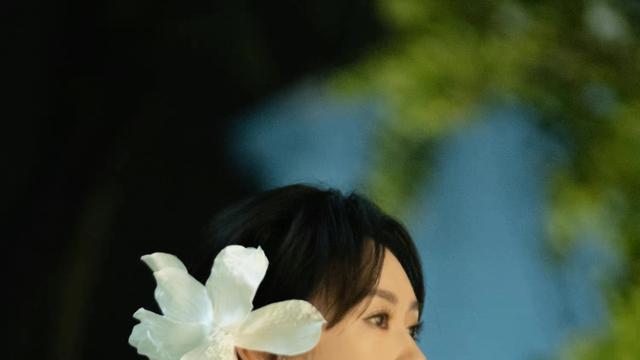 宋佳|中秋晚会深藏不露的女演员：宋佳周冬雨大气，童瑶万茜超级惊艳