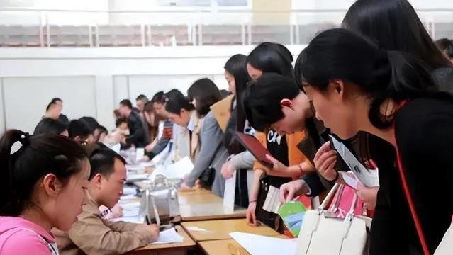 应届生|学生因为“交过社保”，导致考编失败，学生一定要保护好身份
