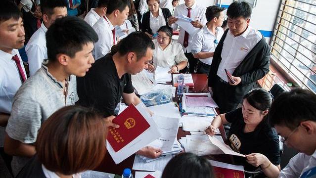 房价|拆迁真要“停止”吗？2022年老房子统统“这样”办，三类人或受益