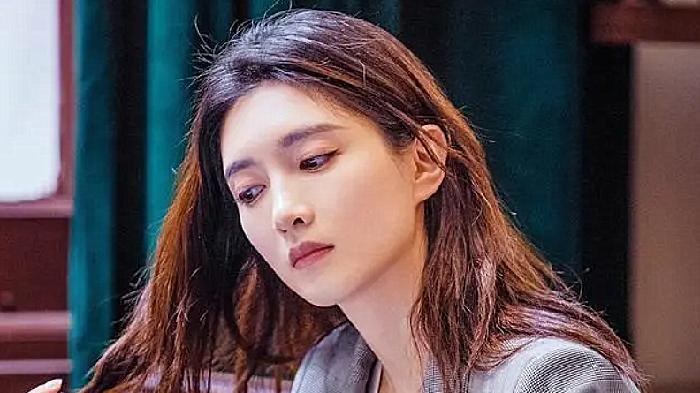 三十而已|三十而已：跟梁正贤谈了一场价值百万的恋爱，对王漫妮来说，值了