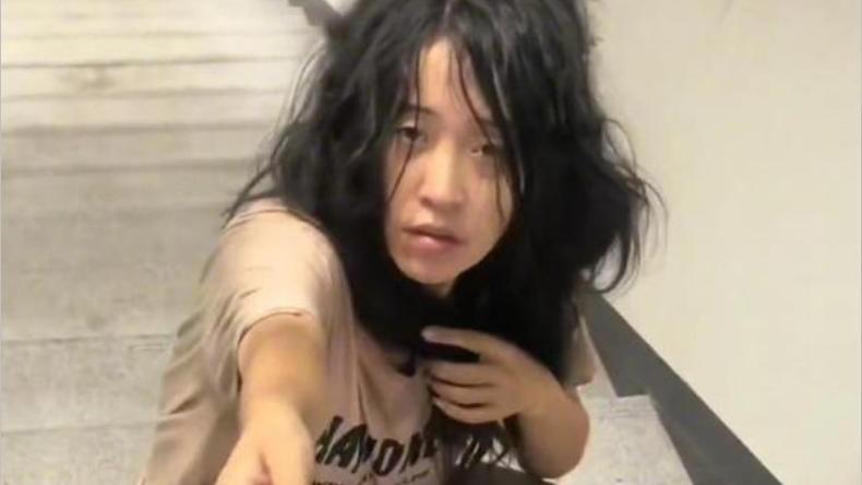 深圳流浪女气质出众，本是资产千万女老板，被男友抛弃流落街头！