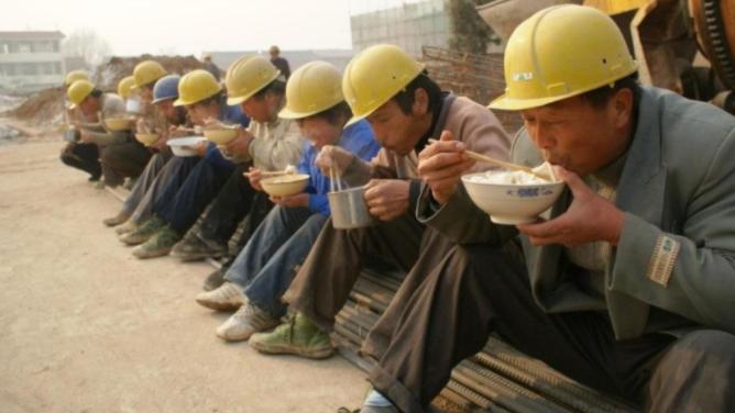 退休金|退休之后，还出去打工的人，多半是这五种人