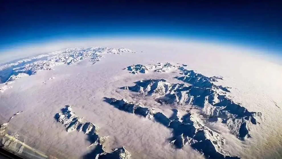 走进宇宙山：船底座星云的一部分，高达3光年！