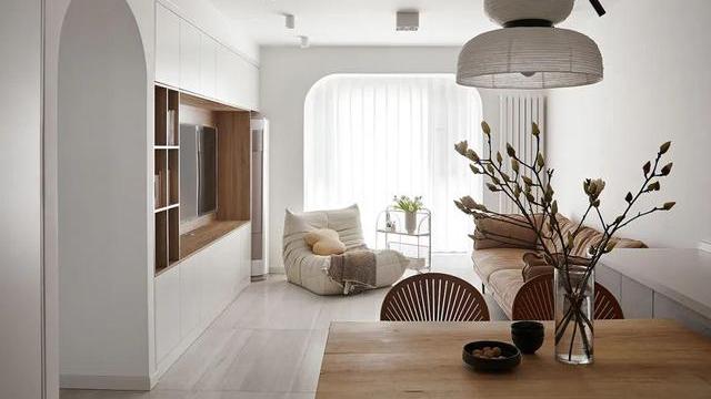 走进她家，才知道什么叫简约大气，全屋大白墙，看着太舒服了