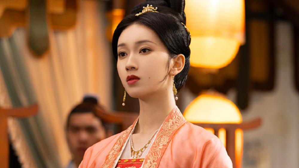 刘令姿|3位女爱豆的古装造型，卿卿日常刘令姿圈粉，长月烬明女三号漂亮