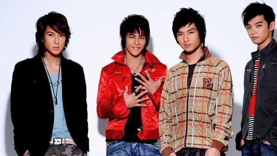 炎亚纶|辰亦儒谨慎避嫌，把合影中的炎亚纶裁掉，直接撇清关系避免争议