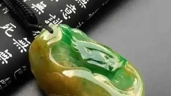 |多彩翡翠价值会更高吗？多彩翡翠欣赏合集