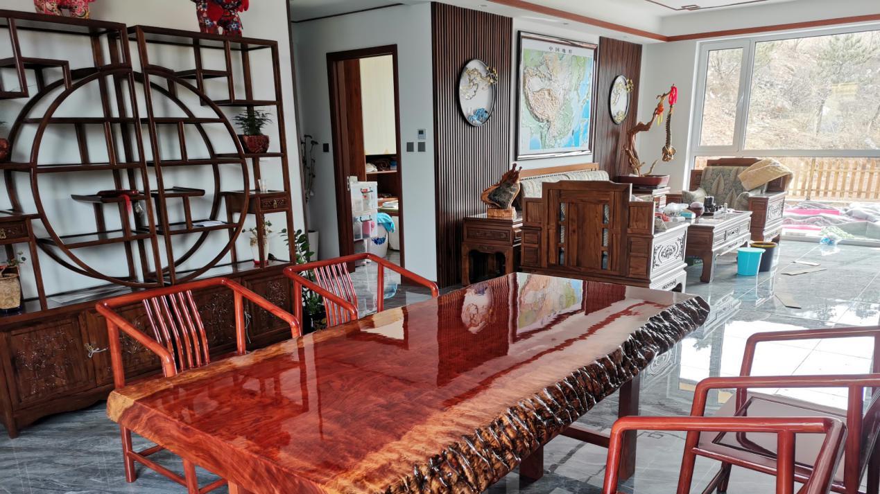 如何才能买到适合自己的实木大板桌