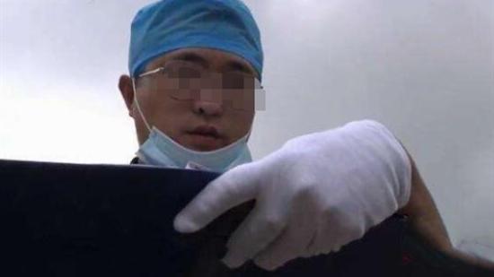 2001年，杭州一失足女与陌生男子交易，过程中因一句话引发血案