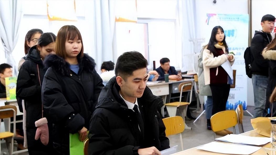 hr|企业招聘又出新规，低学历者和三无家庭的本科生，均不太受HR待见