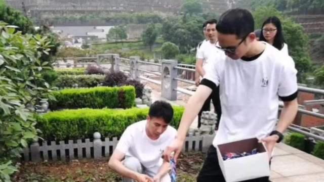 |心酸！朱舅舅更新视频眼神忧郁，称走过的路都会变成回忆里的风景