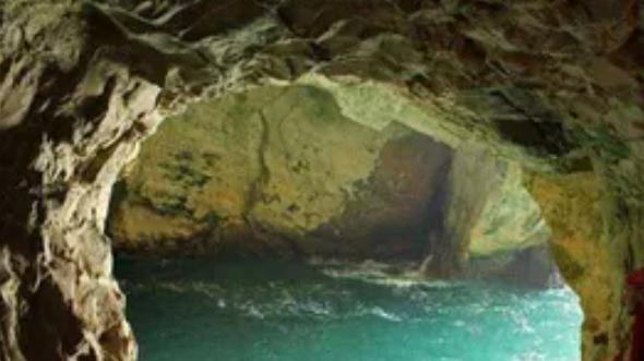 非洲西诺亚洞魔潭真的具备反重力功能？