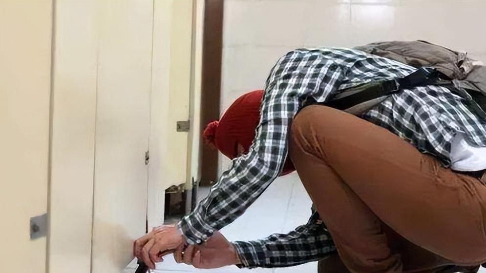 温州医科大学一男学生尾随女生进女厕偷拍，学校公布处理通报