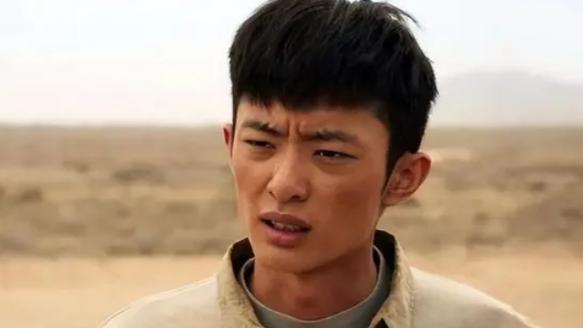 白宇|冲着闫妮田雨追的剧，被演员白宇帆圈粉，让多少“鲜肉”羞红脸