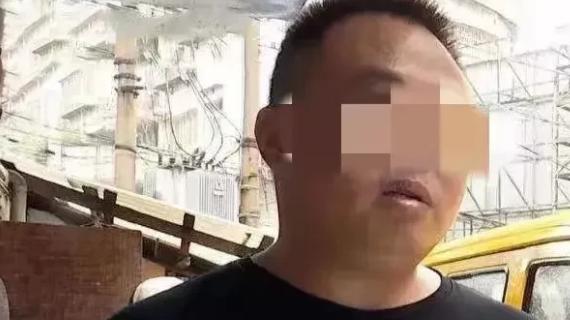 贵州贵阳，出租车司机送女乘客到目的地后，计价器显示17元，可女乘客却拒绝给钱！