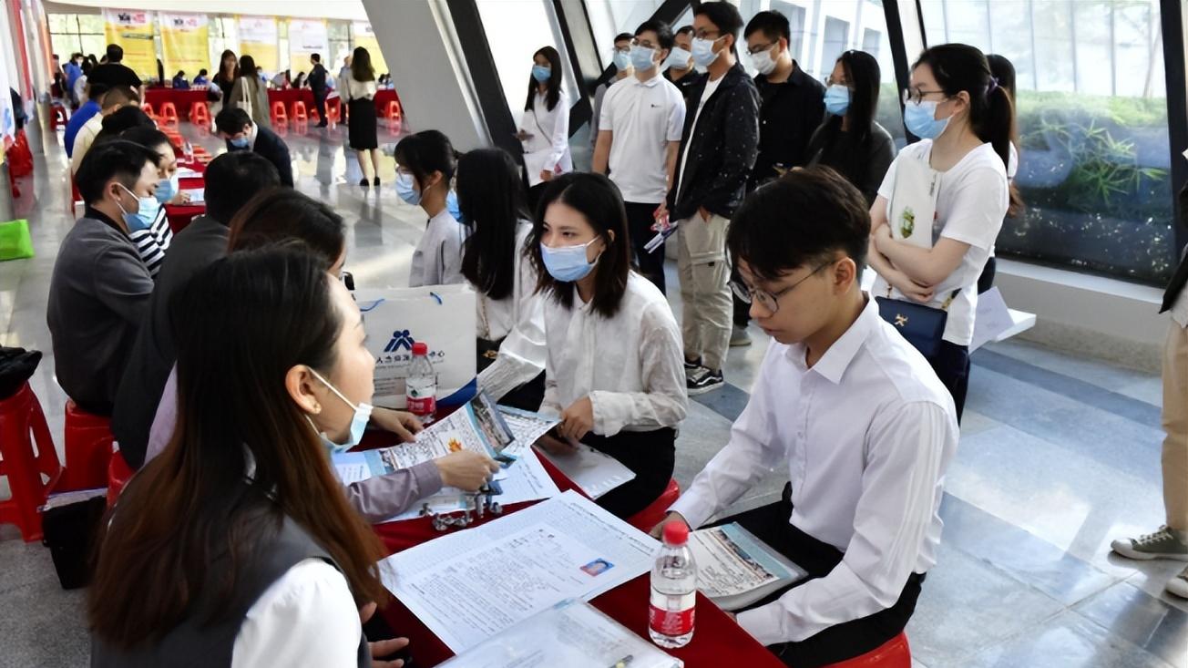 求职|“期望薪资5000”，当年的港中大博士没人要，如今成绩打脸众人