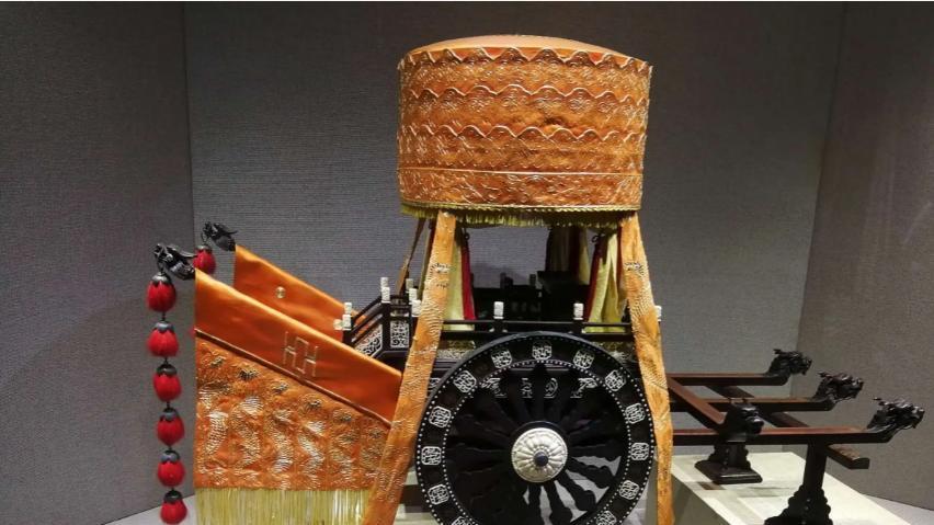 |凤凰，为何由最初代表男性逐步转向女性化？