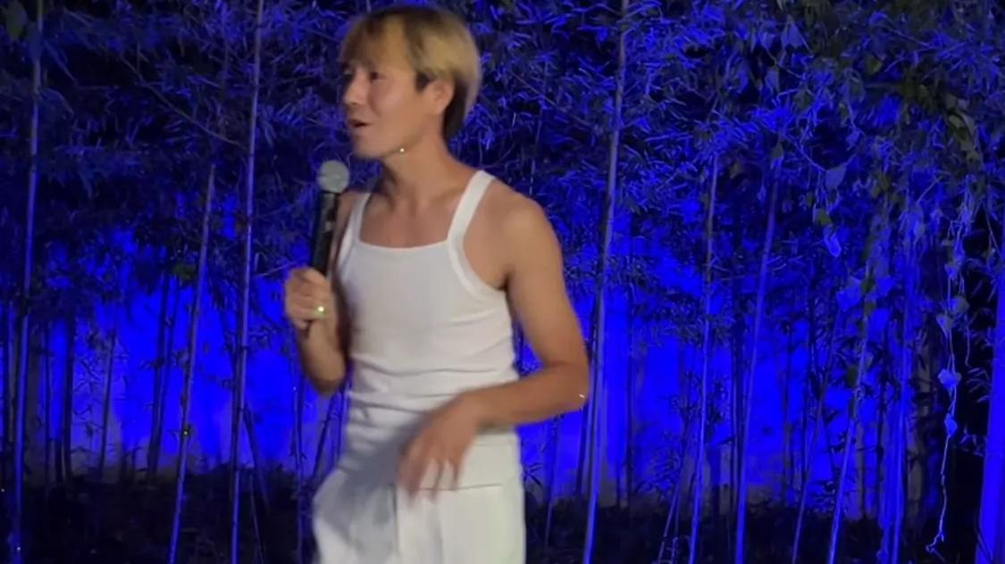 明星|浙江嘉兴也出大明星了，直播时跟粉丝说自己的唱功已经非常接近刘天王年轻时候