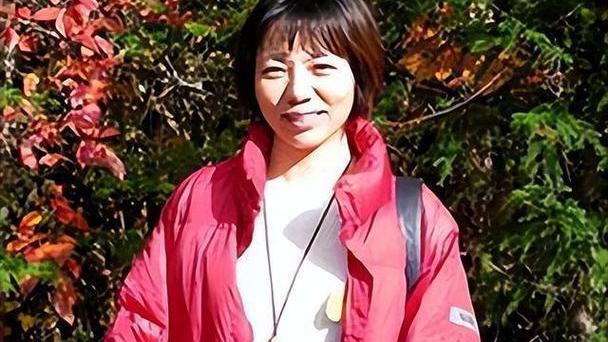 四川退休女医生因为热点事件被拘5天，唐山退休女教师呢？