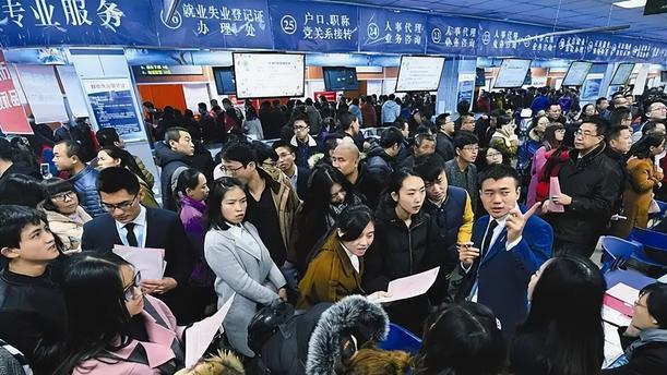 人才市场|孩子不爱读书，建议家长带他去这几个地方看看，比打骂效果强百倍