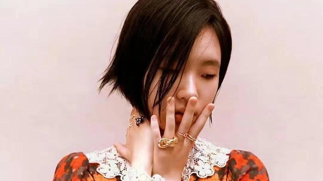 穿衣搭配|小s大女儿出道即巅峰！登金九不输章子怡周迅，剪短发差点认不出