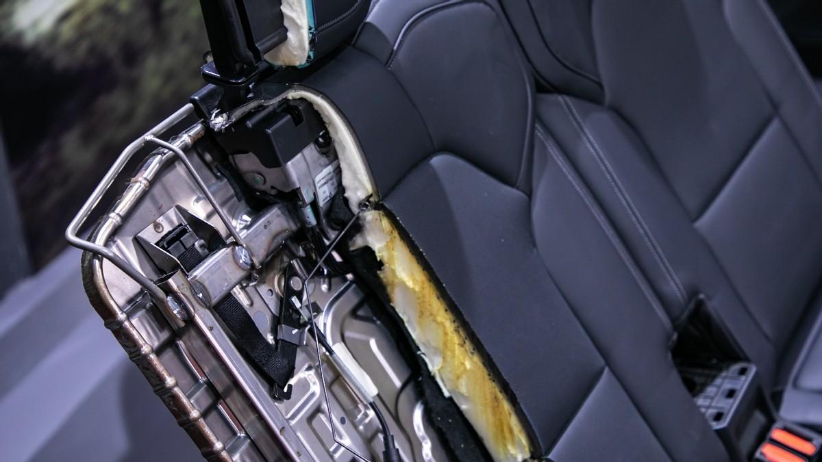 安全性能之王？还得看领克09