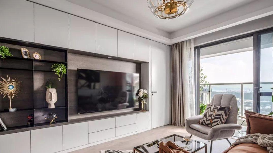 80平米的两房，定制柜子实用又漂亮，最后附上设计平面图参考