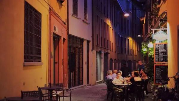 他们不是你的丈夫|小说评介｜《他们不是你的丈夫》：被狭隘的自尊毁掉的一切