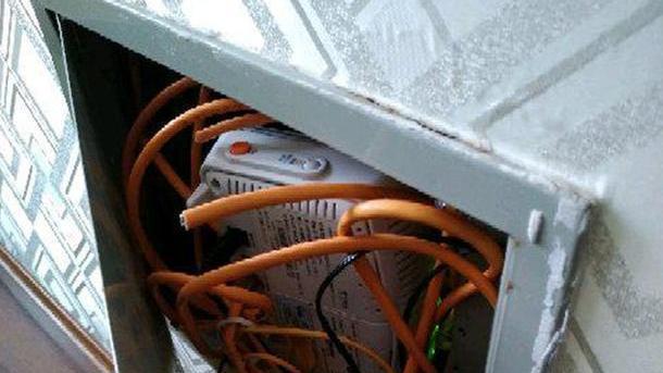 路由器|开发商把弱电箱设计那么小，路由器如何放进去？老师傅告诉三妙招