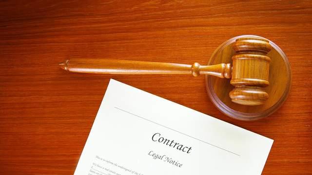 男子嫖娼被行拘，公司以旷工为由将其开除，法院判决：公司违法