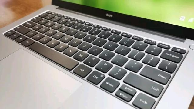 小米科技|在公众场合用小米笔记本会很尴尬吗？