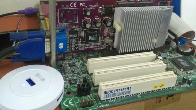 冰墩墩|我的第一张显卡是GF2 MX400 64M，太惨了