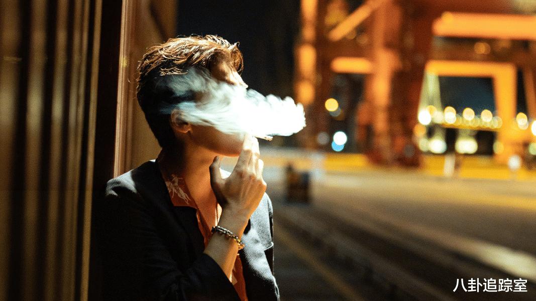 王心凌|网红曝明星夫妻结婚内幕，评论区风向一片倒，赵丽颖粉丝让其删帖