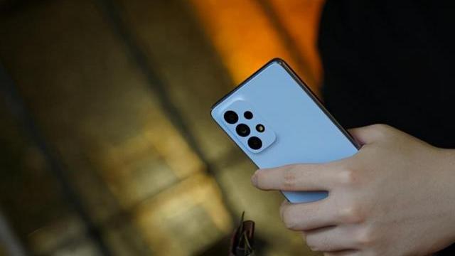 三星|大底四摄+iP68+120Hz：三星顶级旗舰跌至“新低价”，闭眼入都行