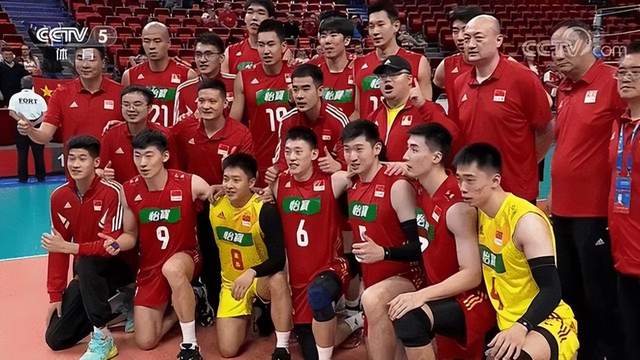 中国队|中国男排胜保加利亚，吴胜换人收奇效，中国队五人得分上双